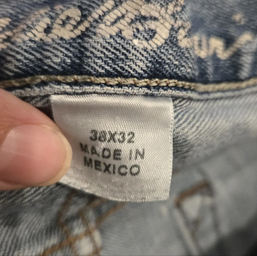 Eddie Bauer Men's Authentic Relaxed Fit Jeans 38x32 - Picture 3 of 9